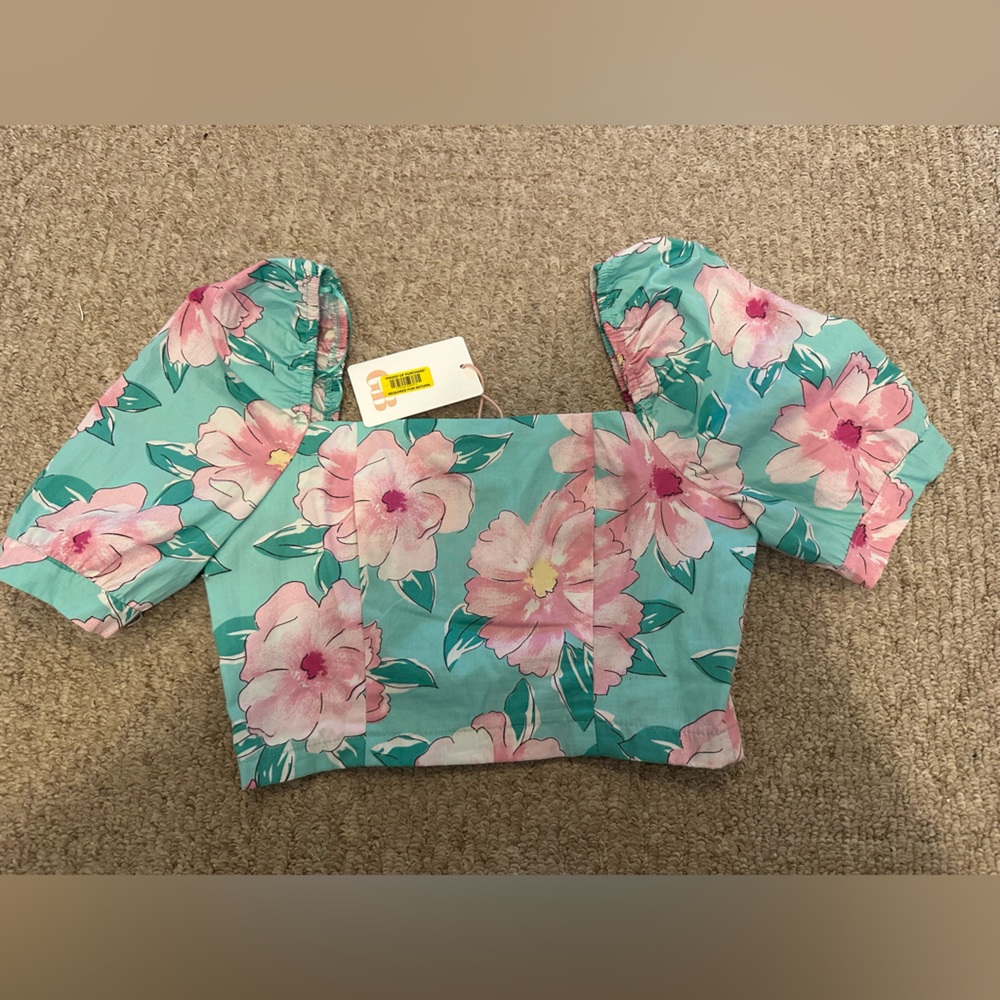 NWT Giani Bernini crop top